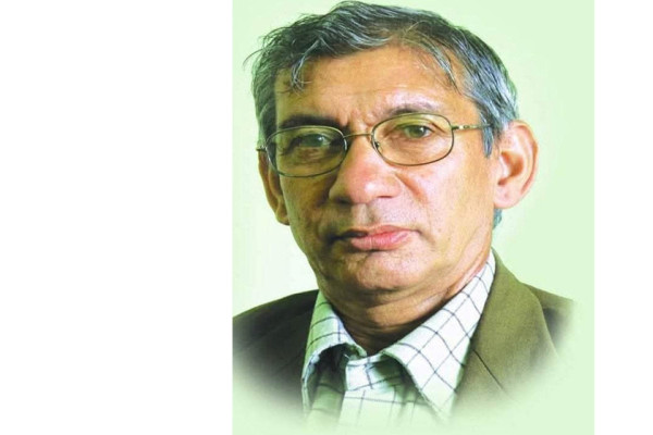 नियात्राकार निर्मोही व्यासलाई पवन आलोक नियात्रा सम्मान